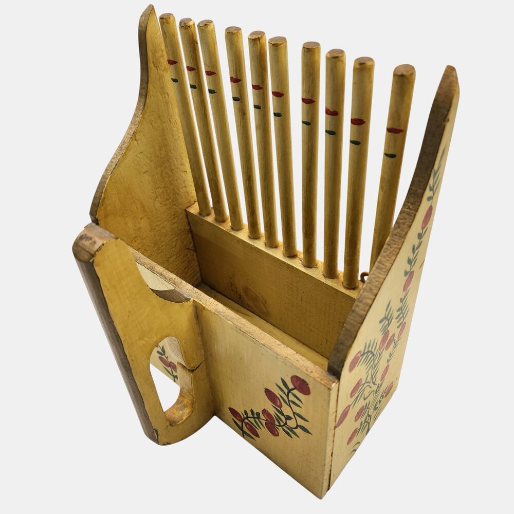 VTG Wood Cranberry Rake Folk-Art Hand-Painted '50s Yellow Red Berries Farmhouse - Picture 4 of 12